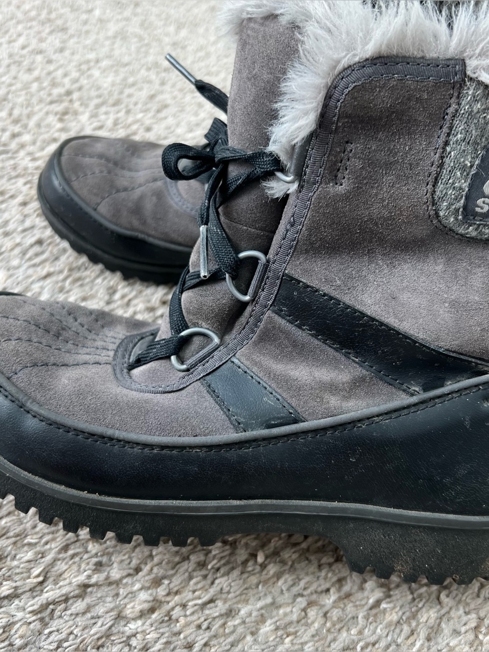 Sorel Women’s Gray Winter Waterproof Faux-Fur Lace-Up Boot Size 7